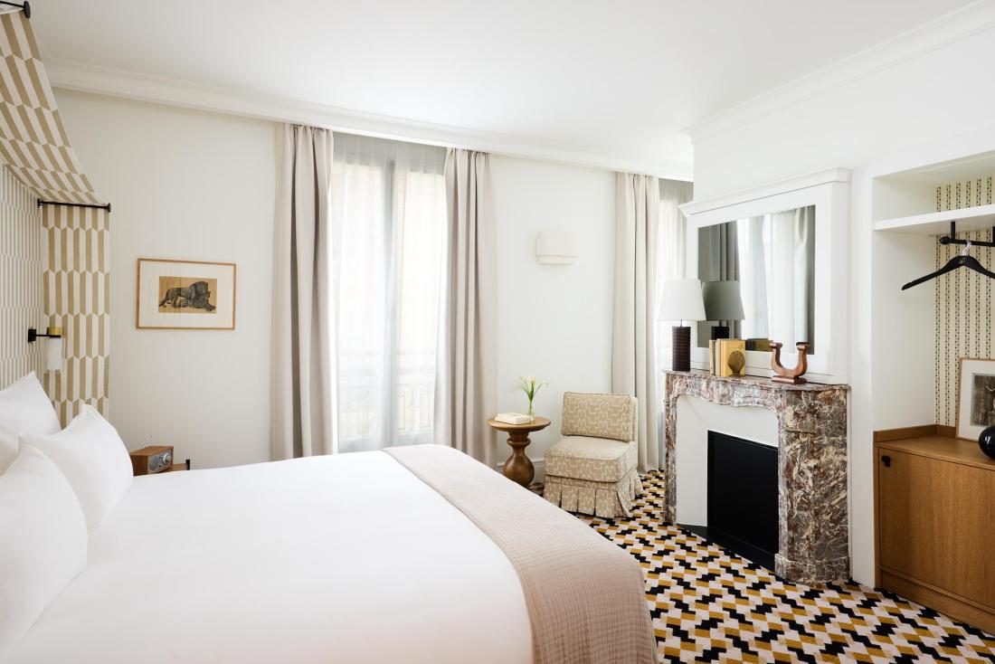 L’une des chambres du Noucha, une décoration singulière et pensée jusqu’au moindre détail L’une des chambres du Noucha, une décoration singulière et pensée jusqu’au moindre détail