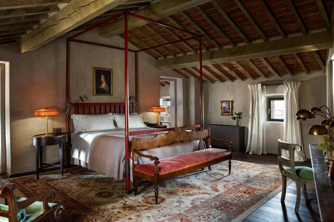 Un style italien fantaisiste habille les 37 chambres de l’établissement 