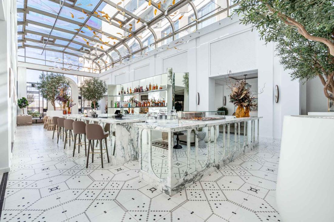 Le restaurant La Verrière offre un magnifique bar 