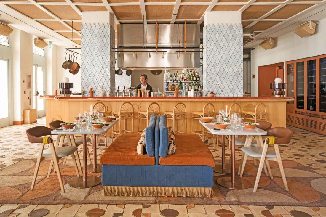 Le Café Montesol du chef Alex Larrea se dévoile tout en simplicité sous des couleurs sablées
