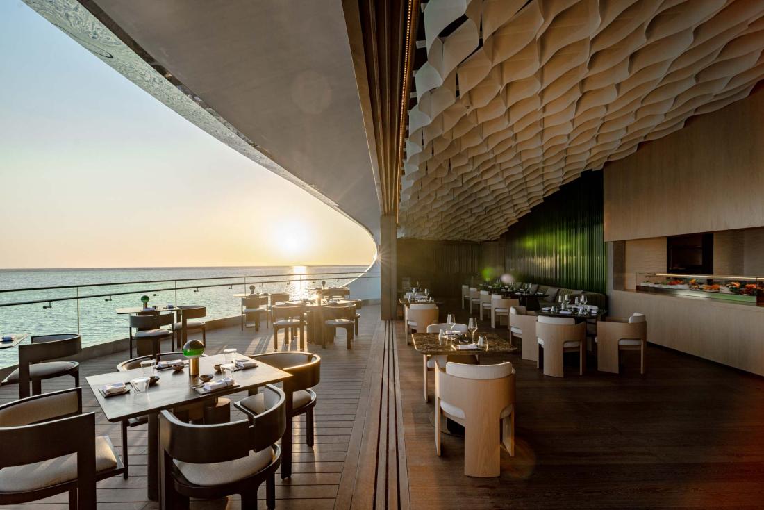 L’hôtel paradisiaque offre un éventail de 5 restaurants au bord de l’eau L’hôtel paradisiaque offre un éventail de 5 restaurants au bord de l’eau