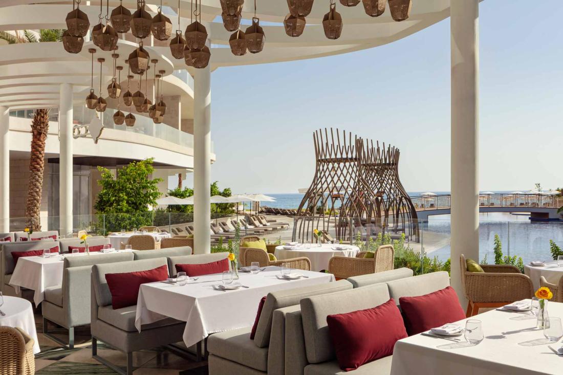 La terrasse Novikov, brasserie méditerranéenne aux accents français
