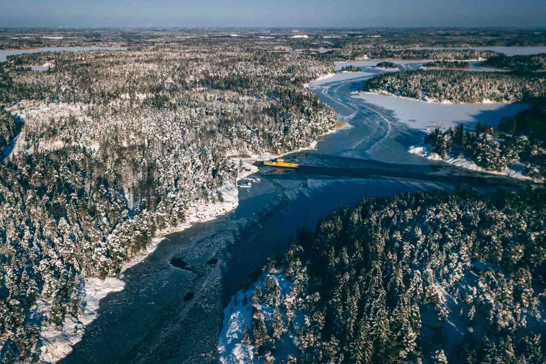 Depuis le Barö, un ferry emmène les voyageurs sur l’île d’Orslandet à Barösund, un ancienne bourgade de pêcheurs