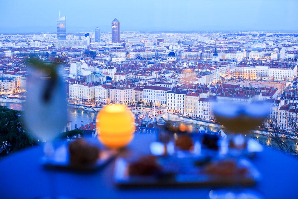 Les vues panoramiques spectaculaires sur Lyon sont en effet l’une des signatures de Villa Maïa