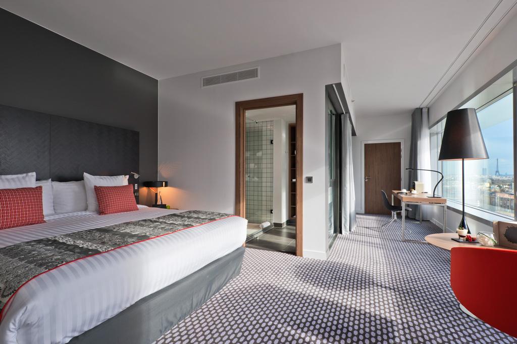 Chambres spacieuses, décor contemporain et ouvertures vers l’extérieur : la signature des chambre du Melià Paris La Défense