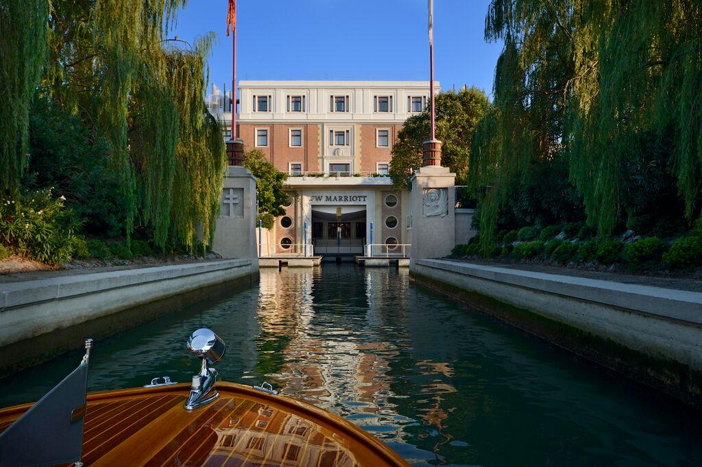 L’arrivée au JW Marriott Venice Resort & Spa s’effectue en bateau, le resort étant situé sur une île privée