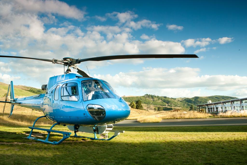 Il est possible de rejoindre le golf du Kinloch Club en un « saut de puce » depuis la ville de Taupo en Nouvelle-Zélande
