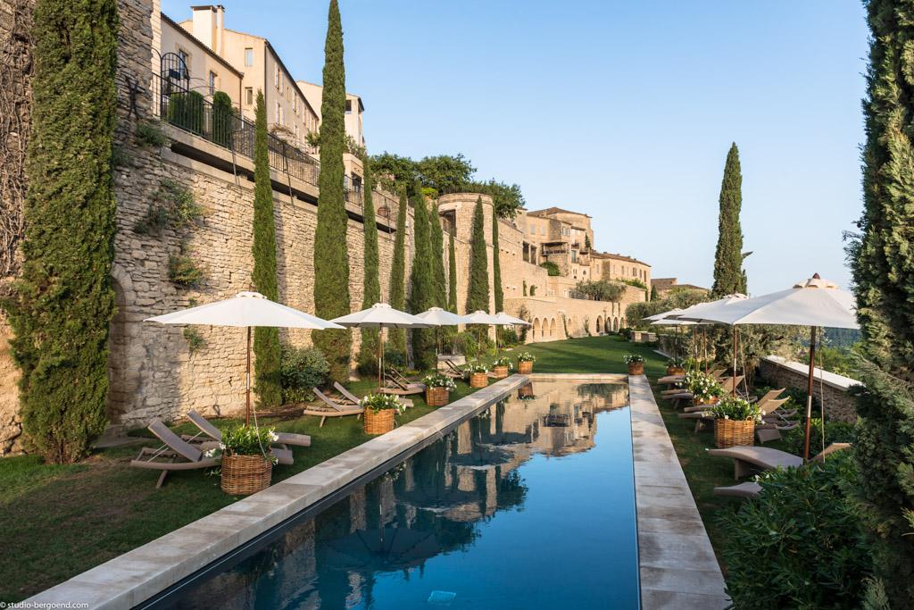 Les piscines de la Bastide de Gordes rendent à elles-seules le lieu magique