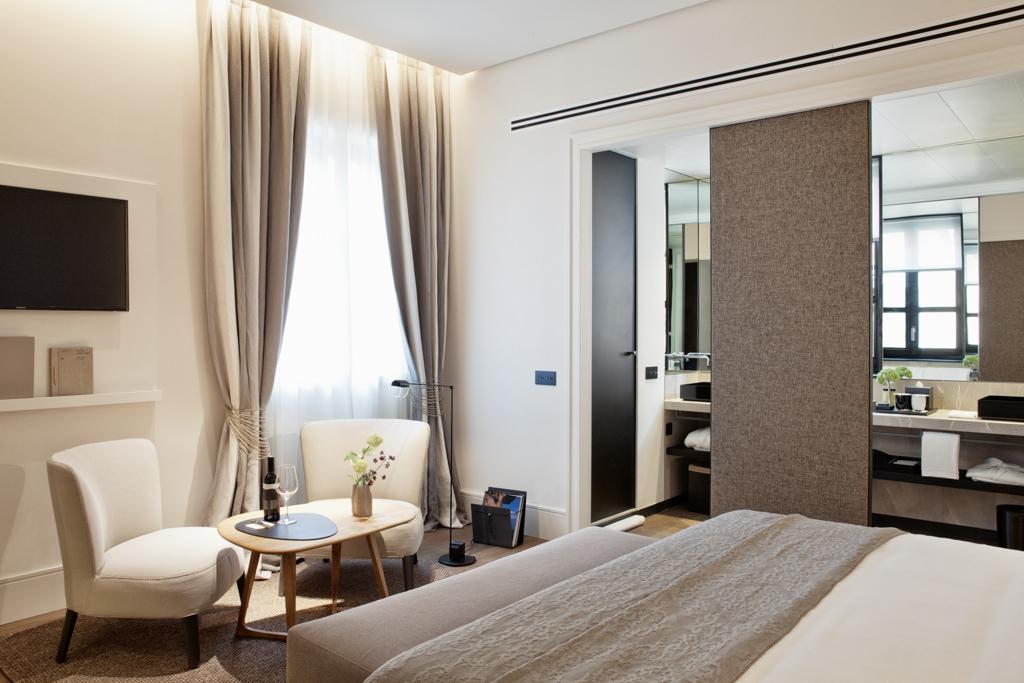 Tons clairs et grande sobriété dans les chambres : le Sant Francesc décline un design contemporain d’une grande élégance