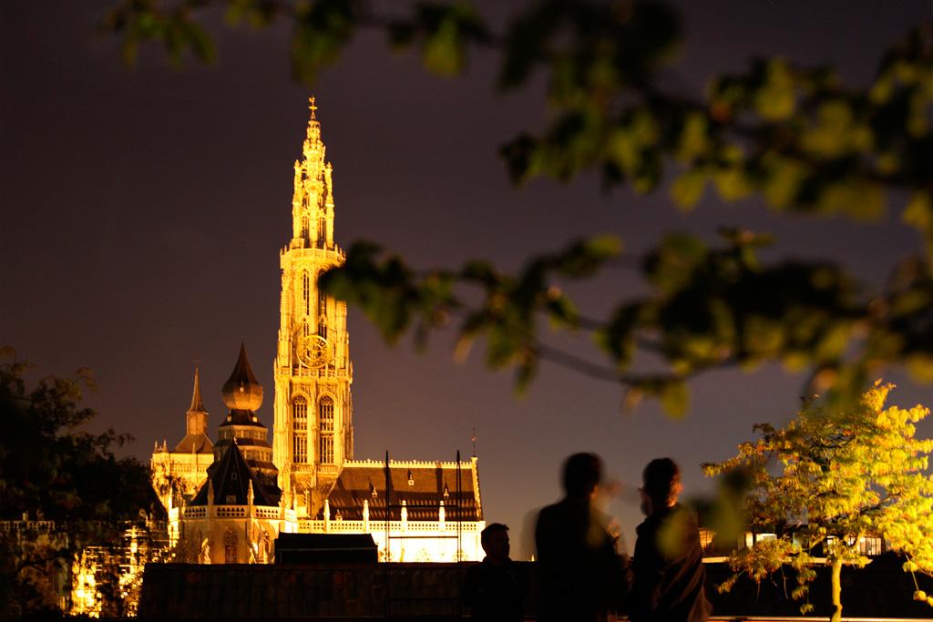 ... offrant des vues imprenables sur la Cathédrale Notre-Dame d’Anvers