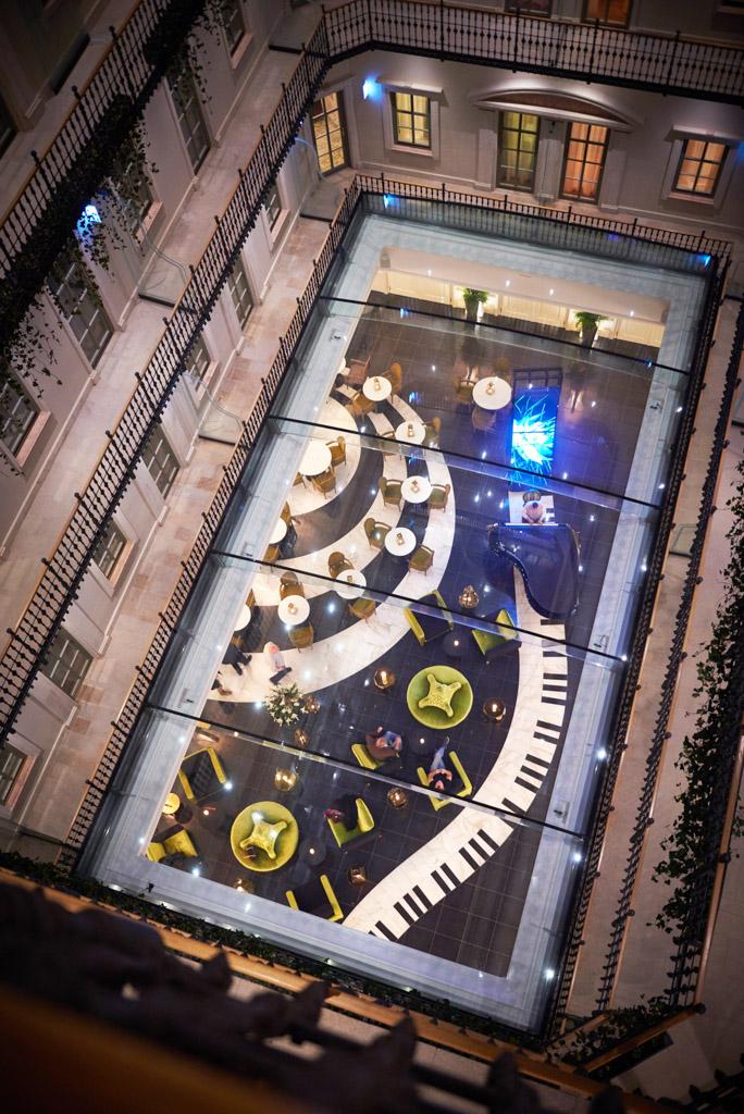 La musique est décidément omniprésente dans l’hôtel
