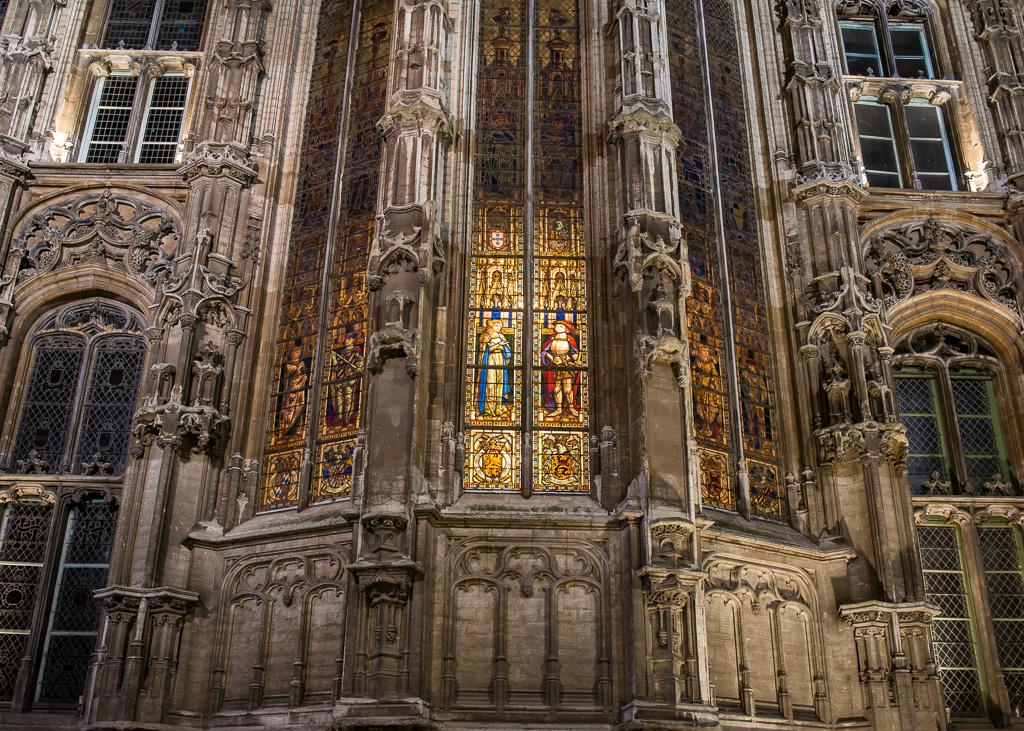 ...contraste avec celle, gothique, du Hoogpoort...