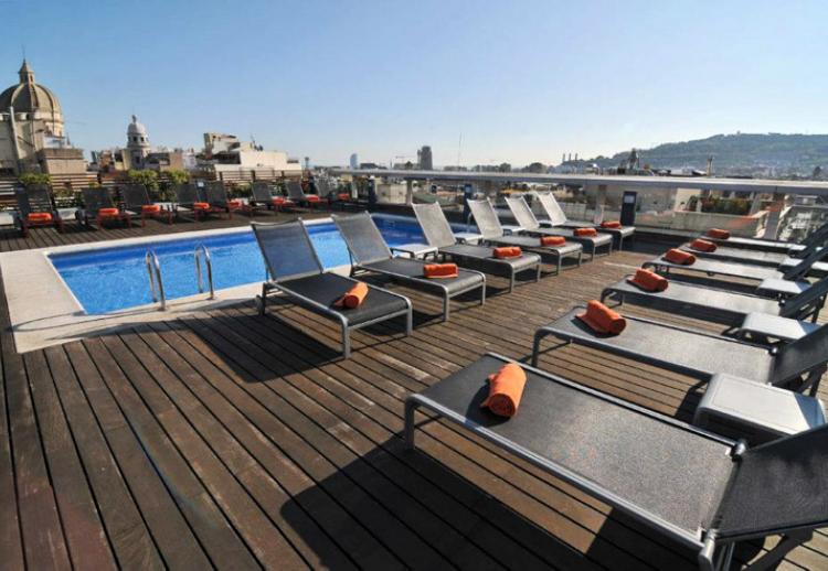 The Roof à l’hôtel The Barcelona EDITION YONDER