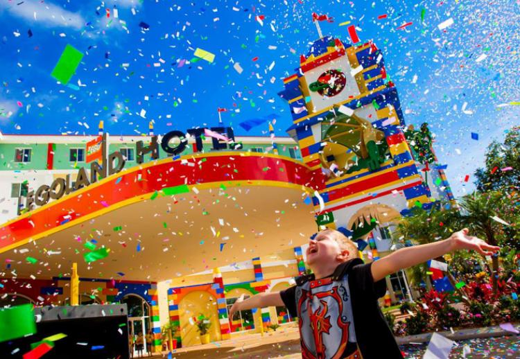 L’hôtel Lego, le paradis des petits et des nostalgiques des briques colorées, vient d’ouvrir ses portes en Floride