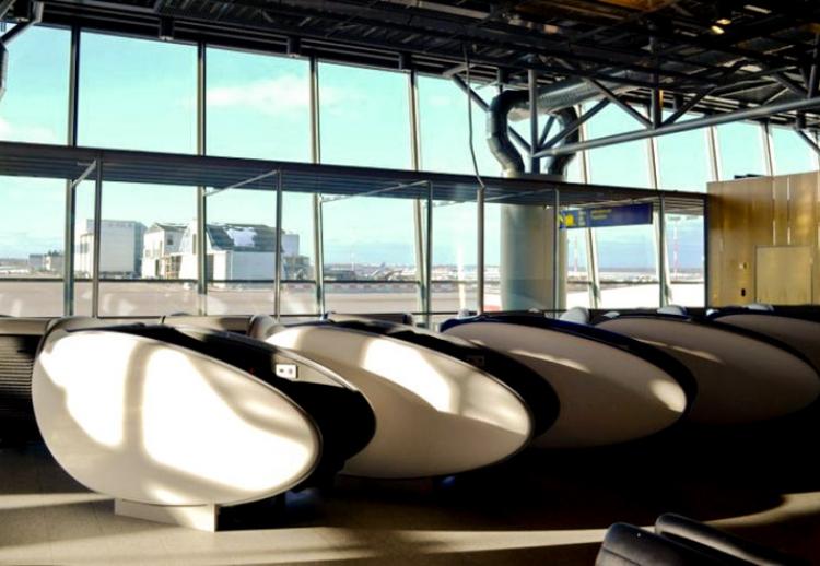 L'aéroport d'Helsinki innove dans l'art de la sieste avec ses capsules 