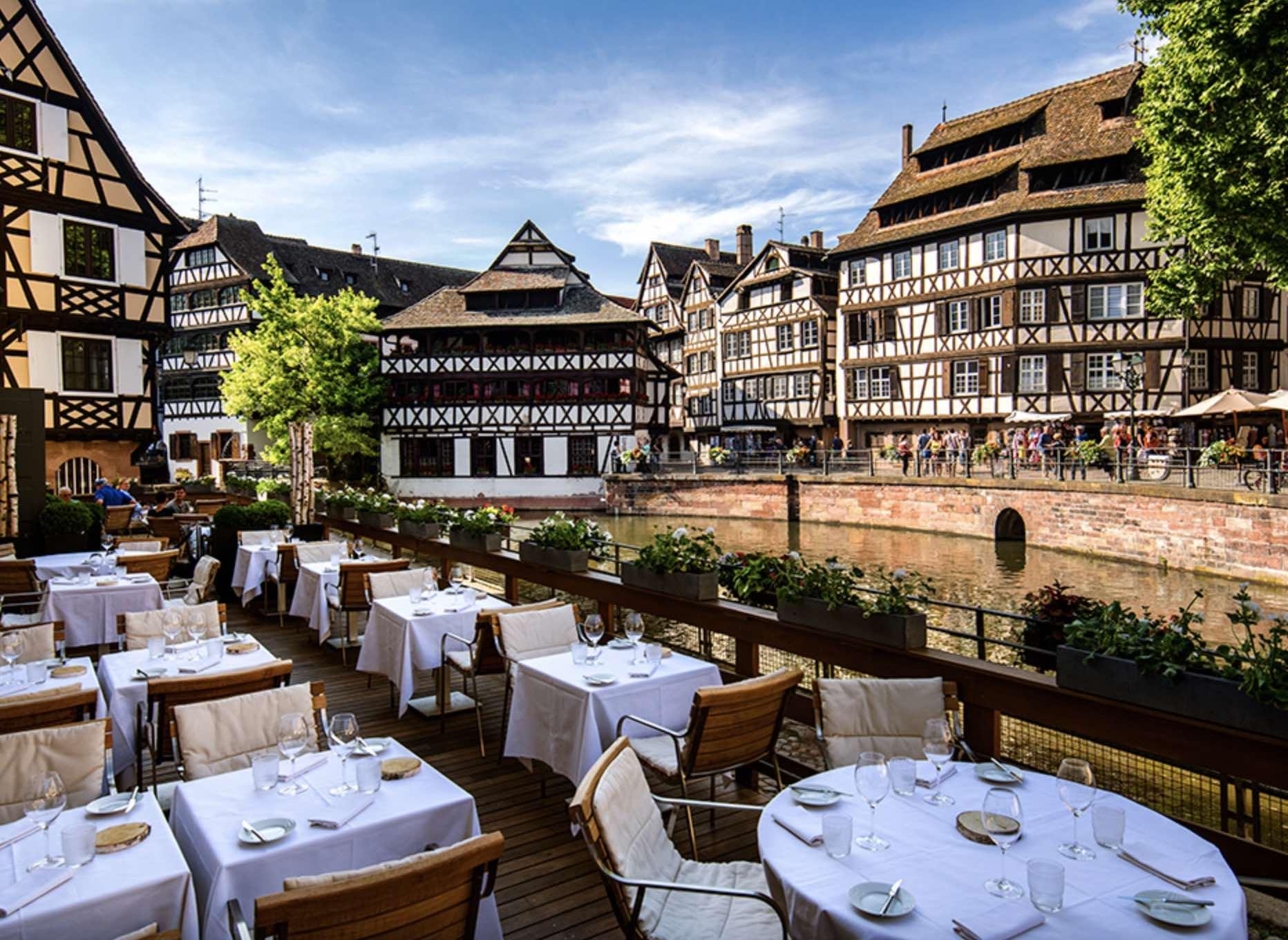 La terrasse du restaurant de l’hôtel 5 étoiles à Strasbourg © Hôtel & Spa Régent Petite France