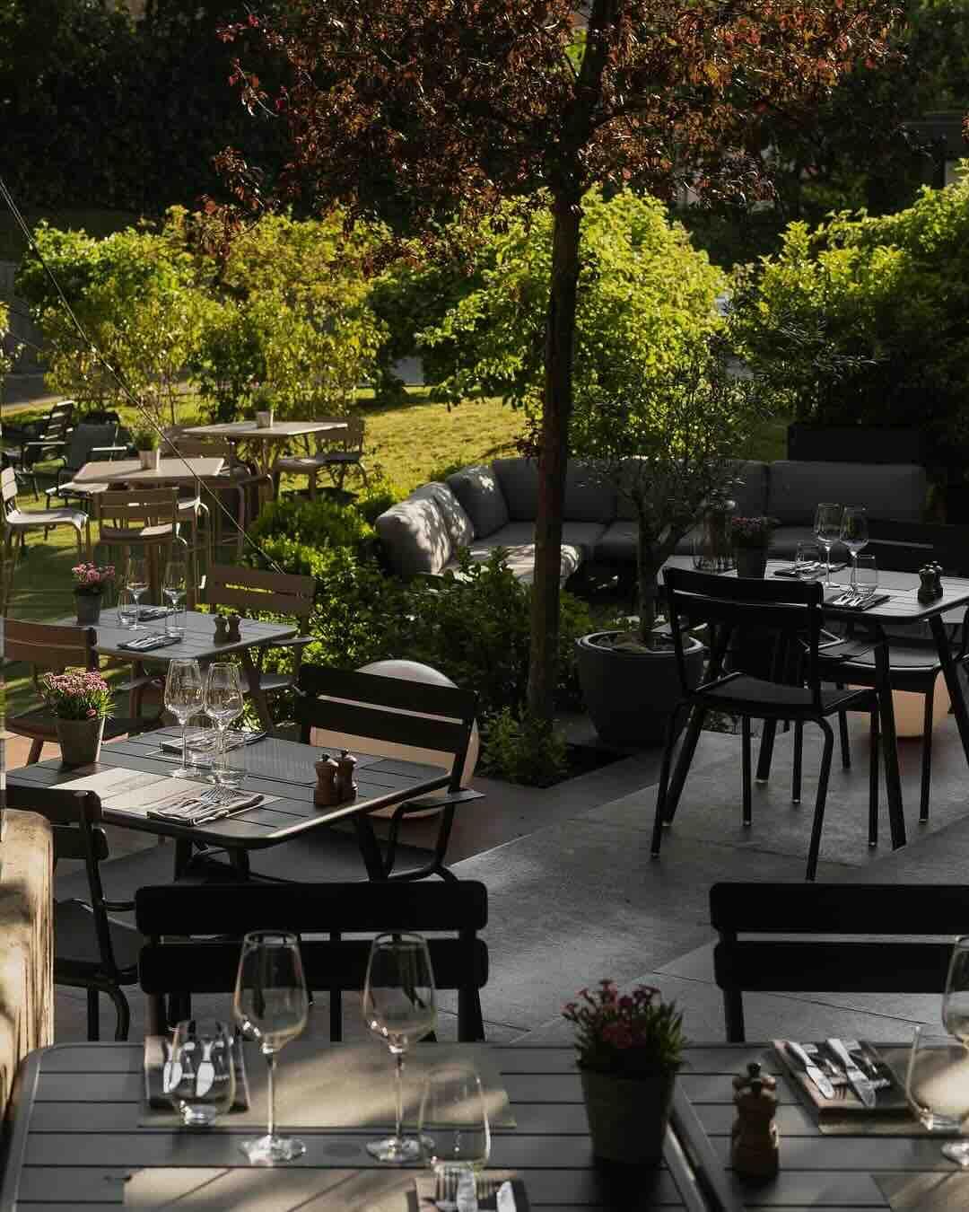 Un jardin apaisant à l’hôtel © Hostellerie du Grunewald