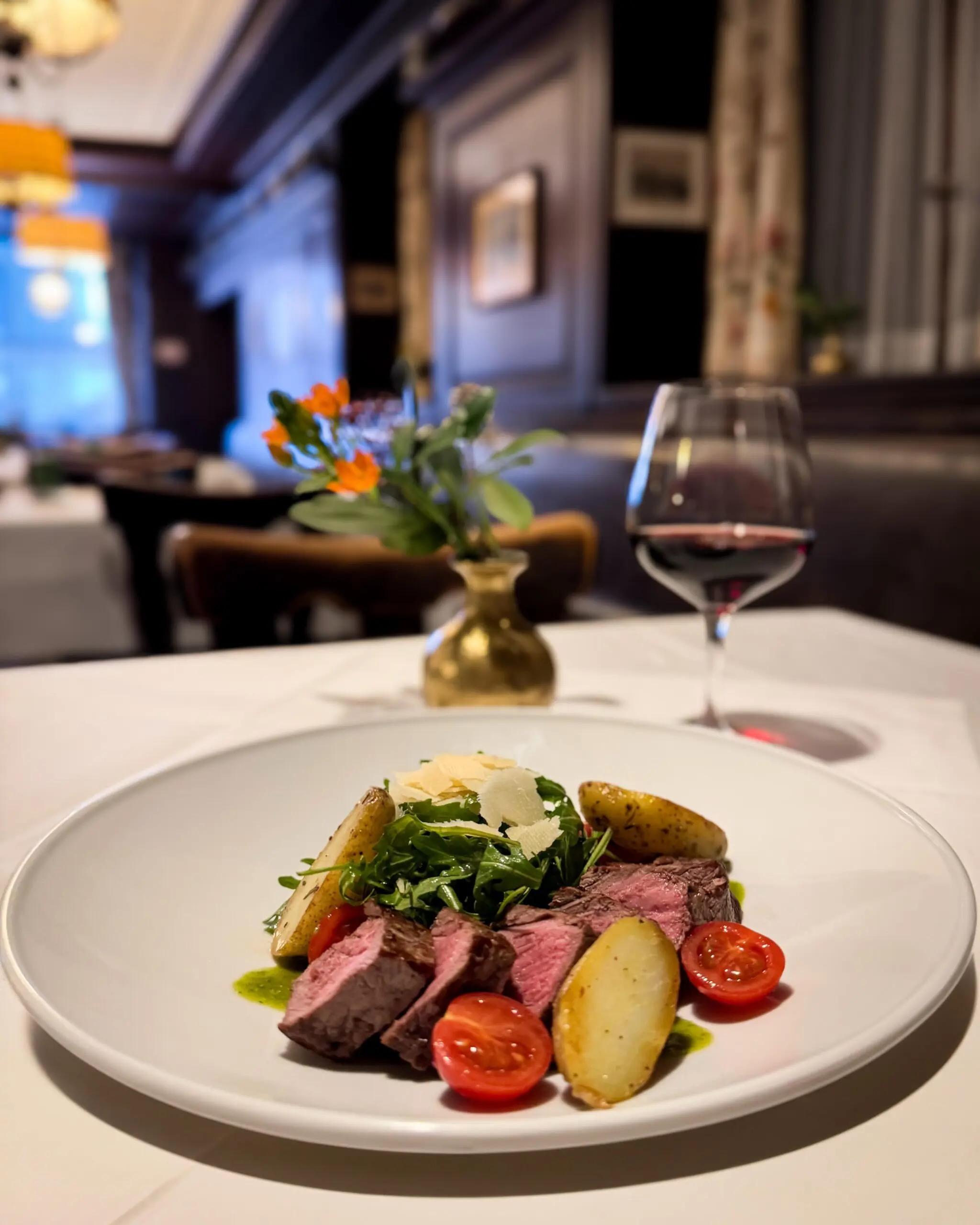 Un déjeuner en Forêt Noire © 2025 Hotel Oberkirchs Weinstuben