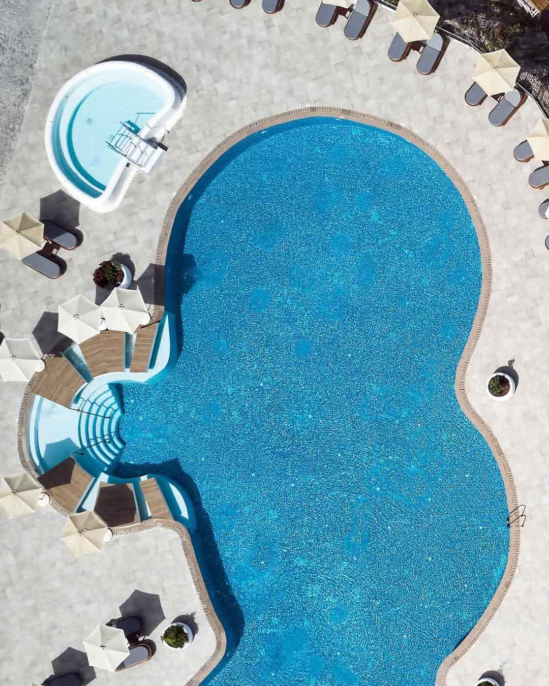 Le © Royal Blue Ressort, un hôtel de luxe avec piscine en Grèce