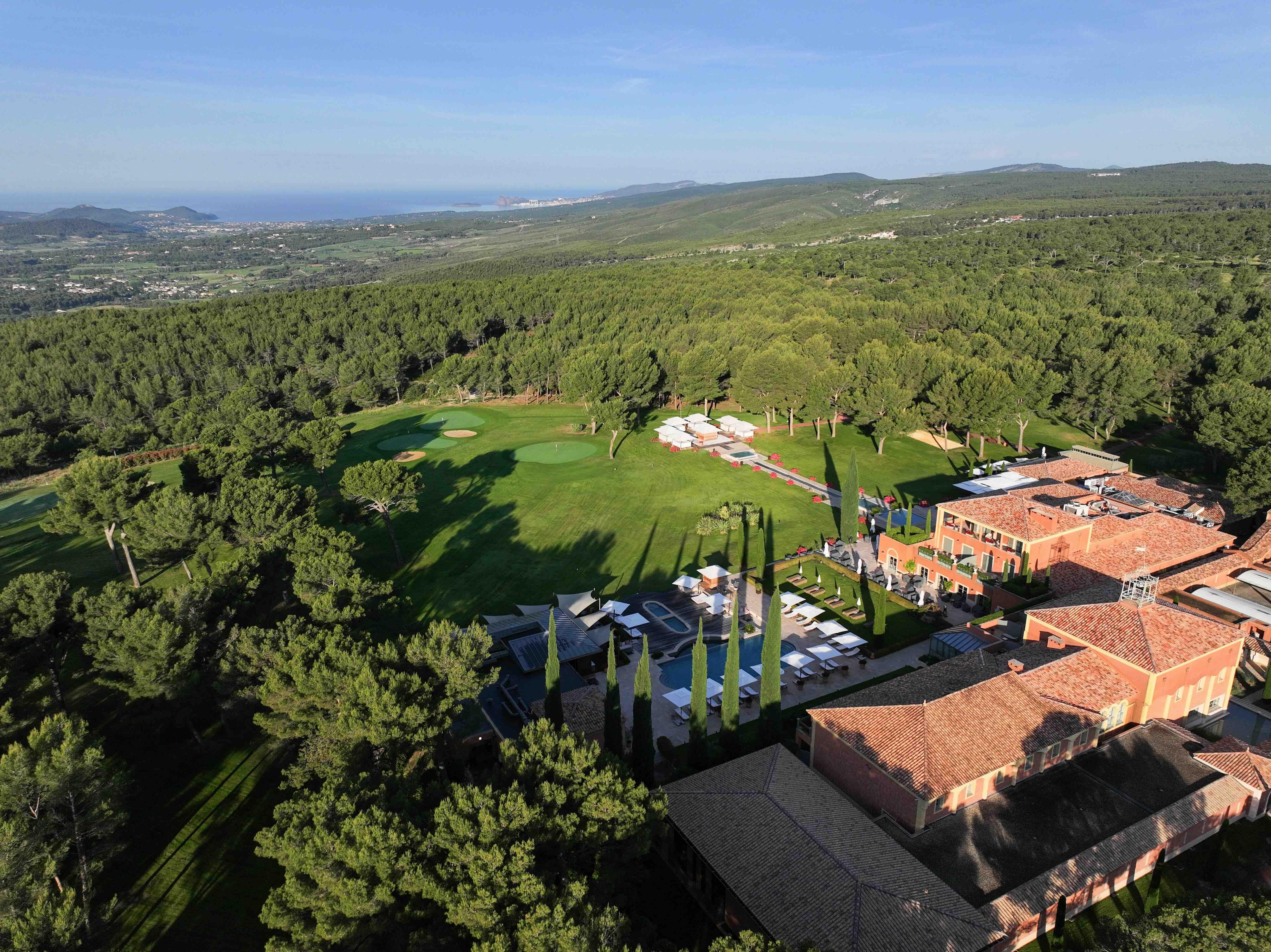 L’hôtel & Spa du Castellet, un hôtel 5 étoiles en Provence et restaurant 3 étoiles Michelin © Hidden Cliffs