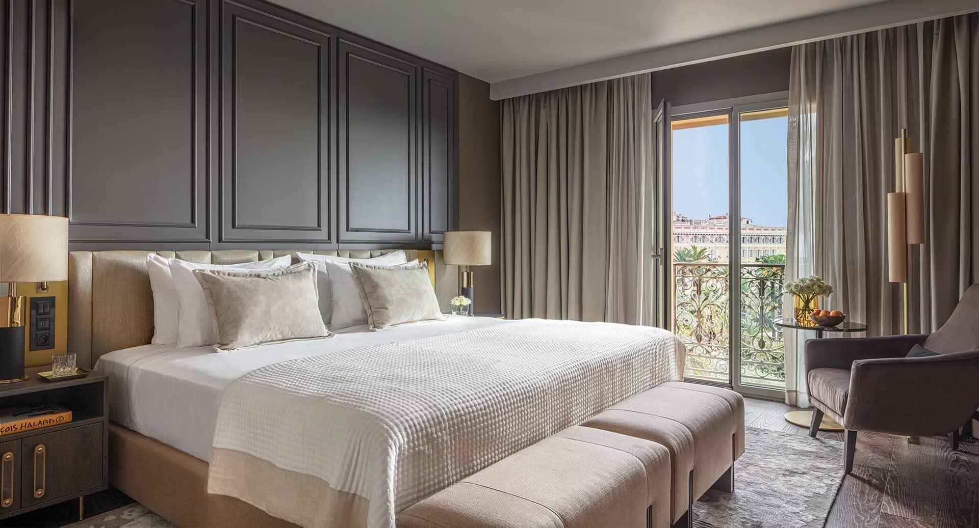 Au cœur de Nice, les invités posent leurs valises à deux pas de la place Masséna © Anantara Plaza Nice