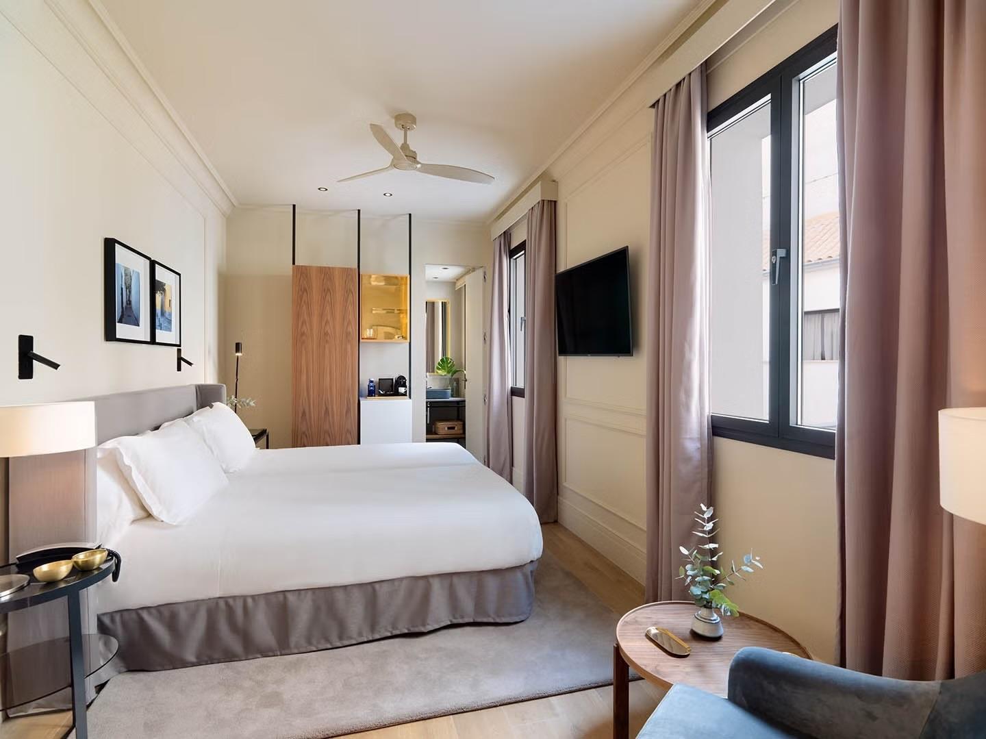 Dormir dans la chambre double © Palacio Colomera H10