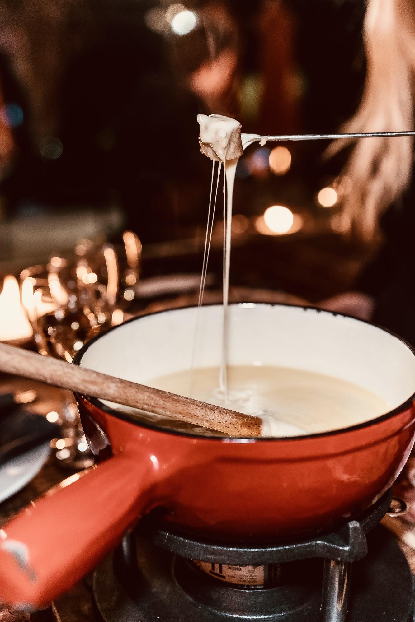 La soirée fondue au Chalets des Îles © Narcisse Agency