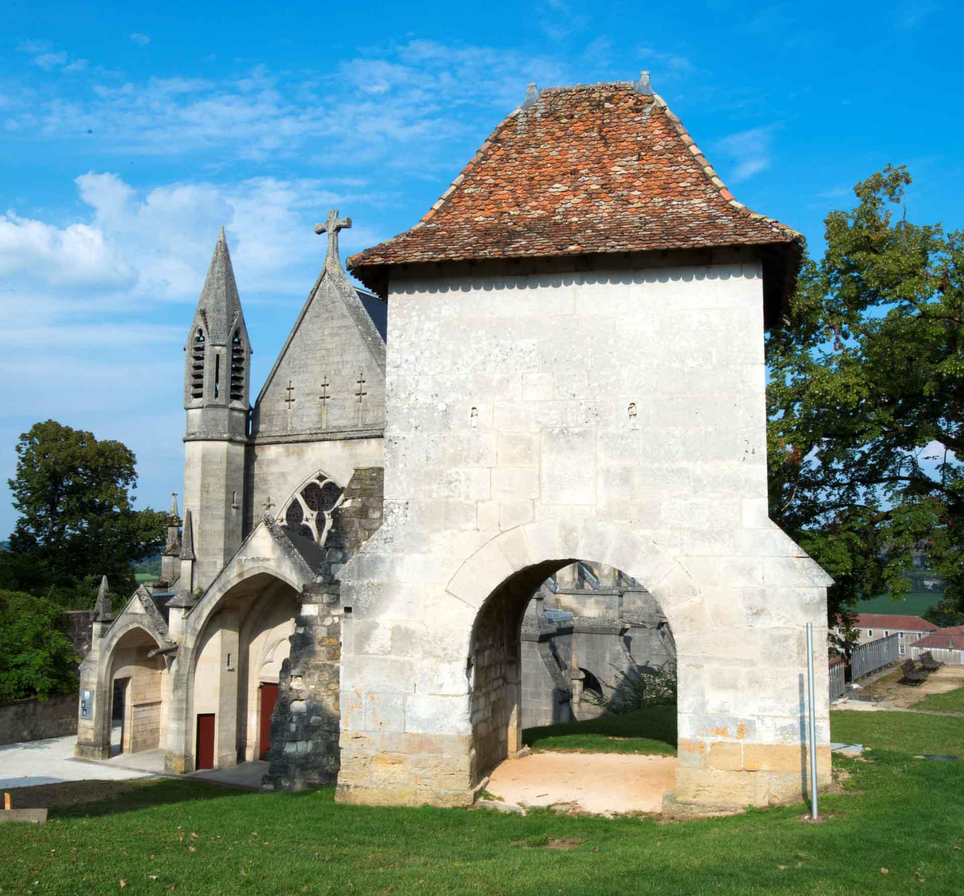 La chapelle castrale et la Porte de France à Vaucouleurs © Guillaume Ramon