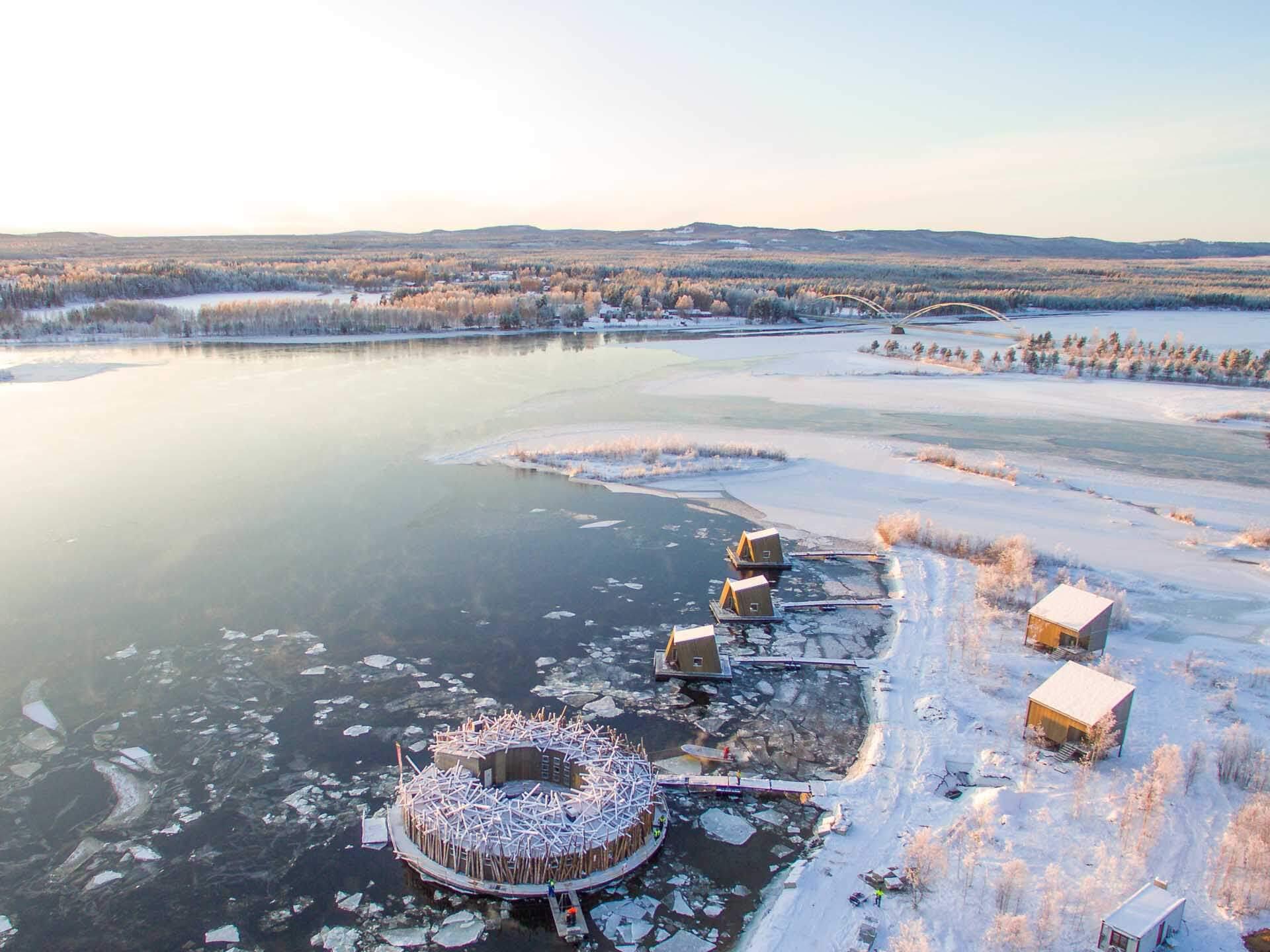 Les lodges en Laponie vue du ciel © Anders Blomqvist