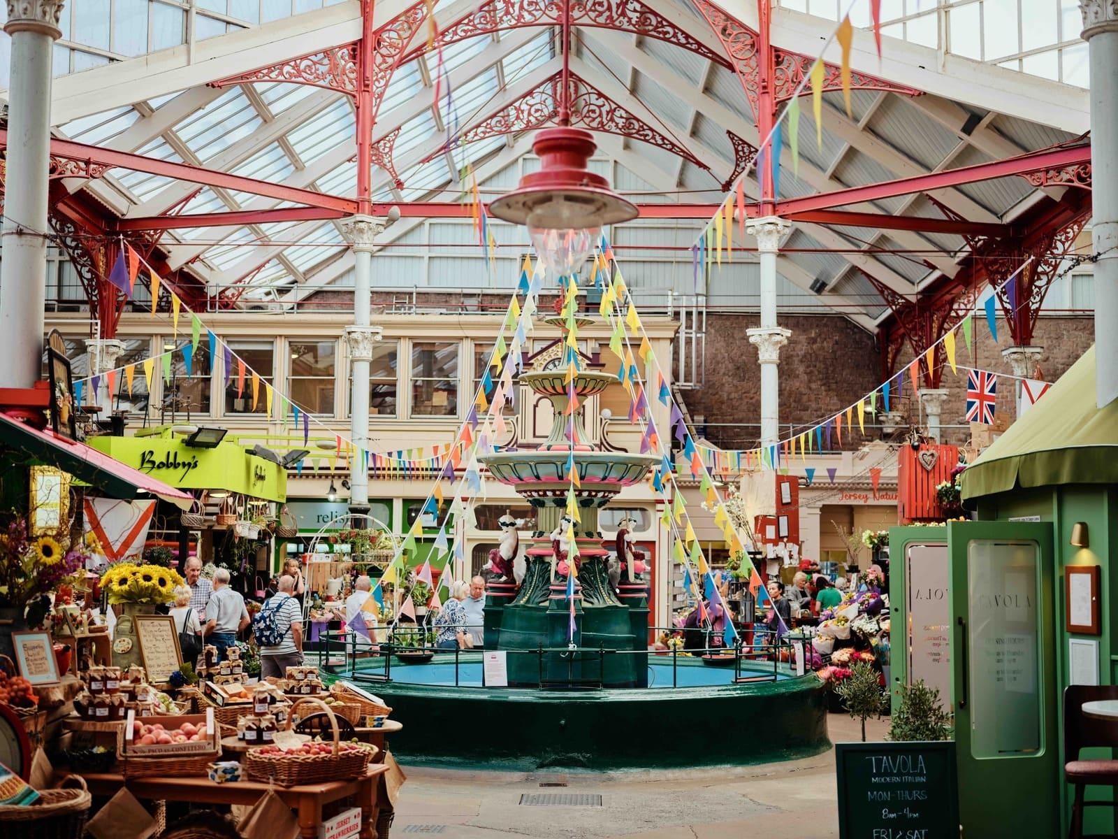 Se balader dans le Marché central © Max Burnett
