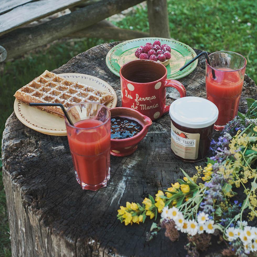 Prendre un goûter © Les fermes de Marie