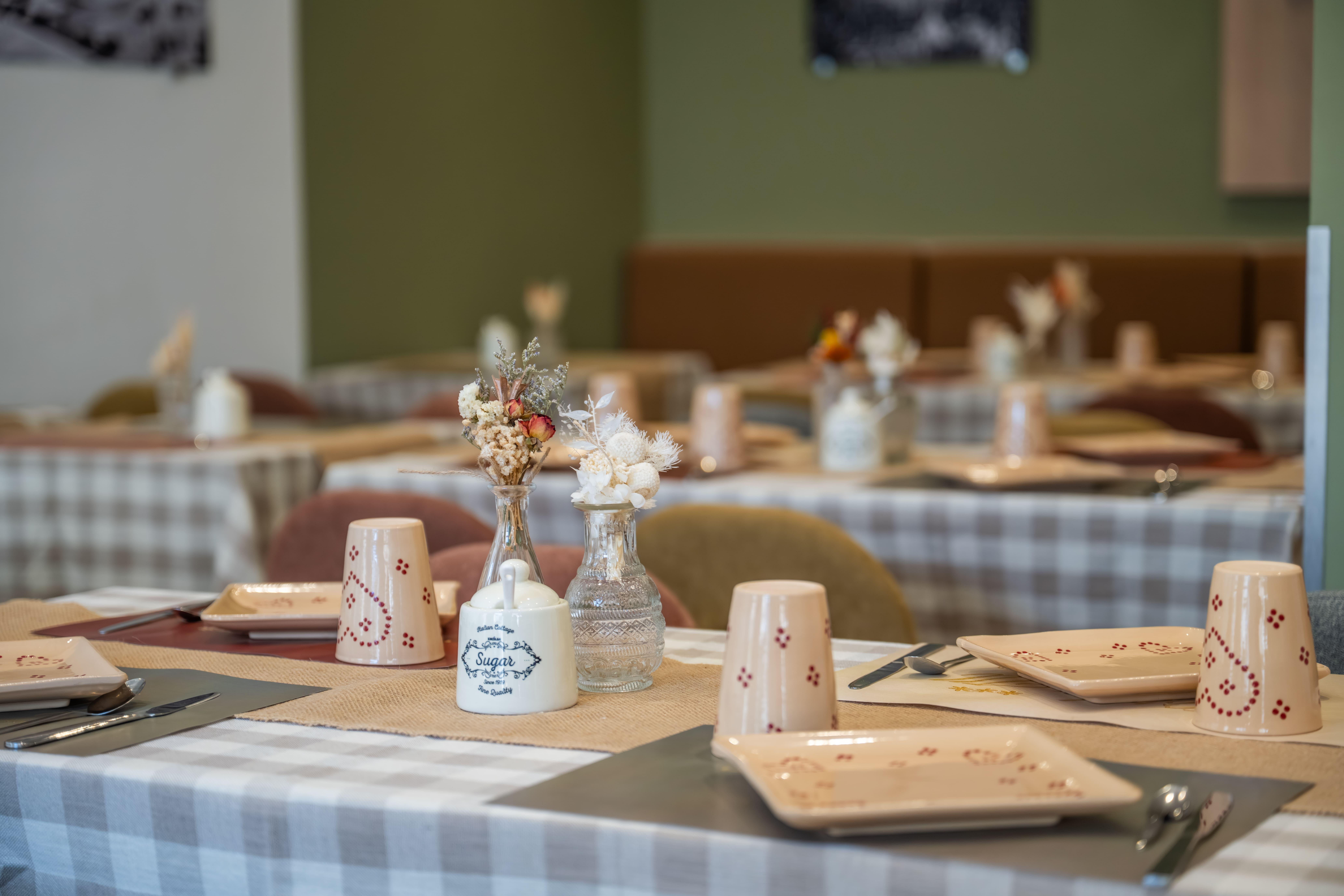 L’espace petit-déjeuner de l’hôtel © Najeti