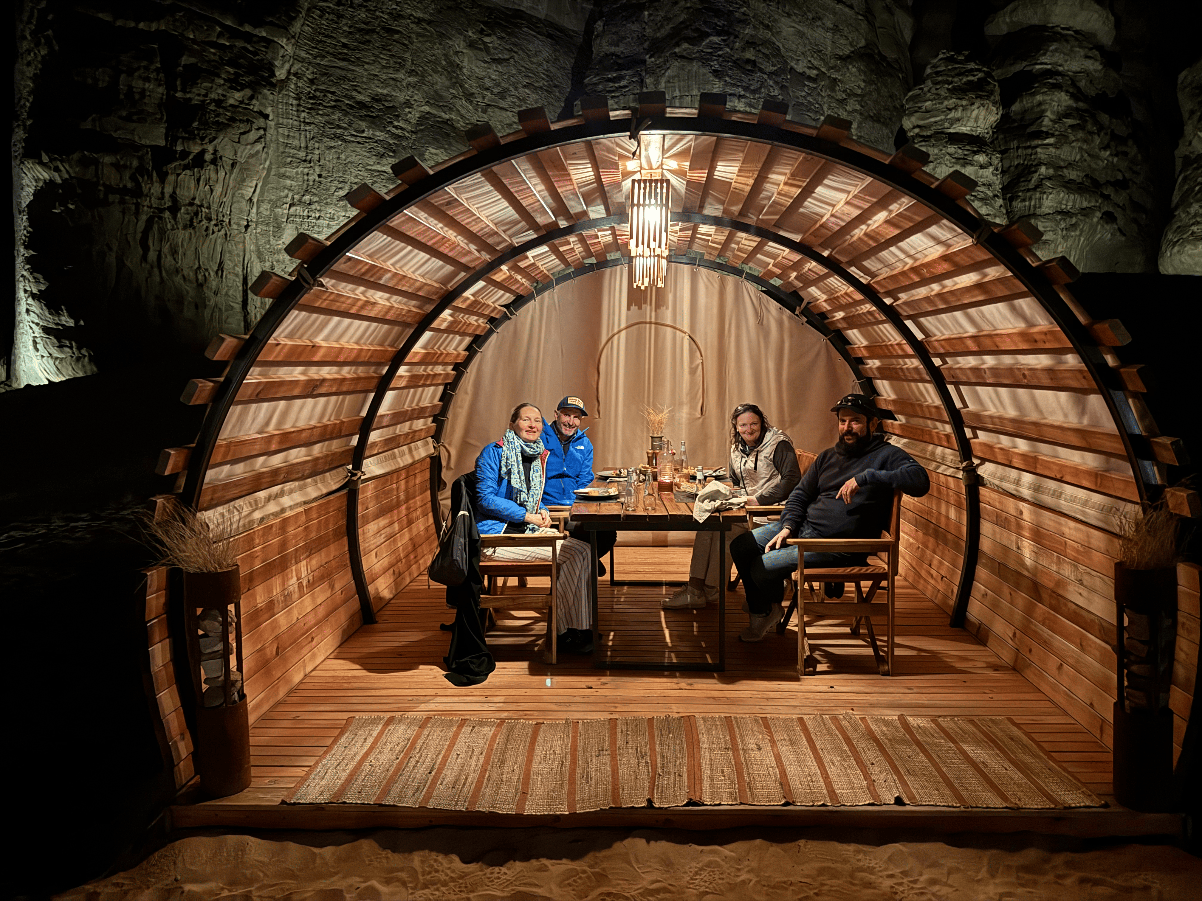 Dîner mémorable dans la réserve de Sharaan © Hugues de Vaulx