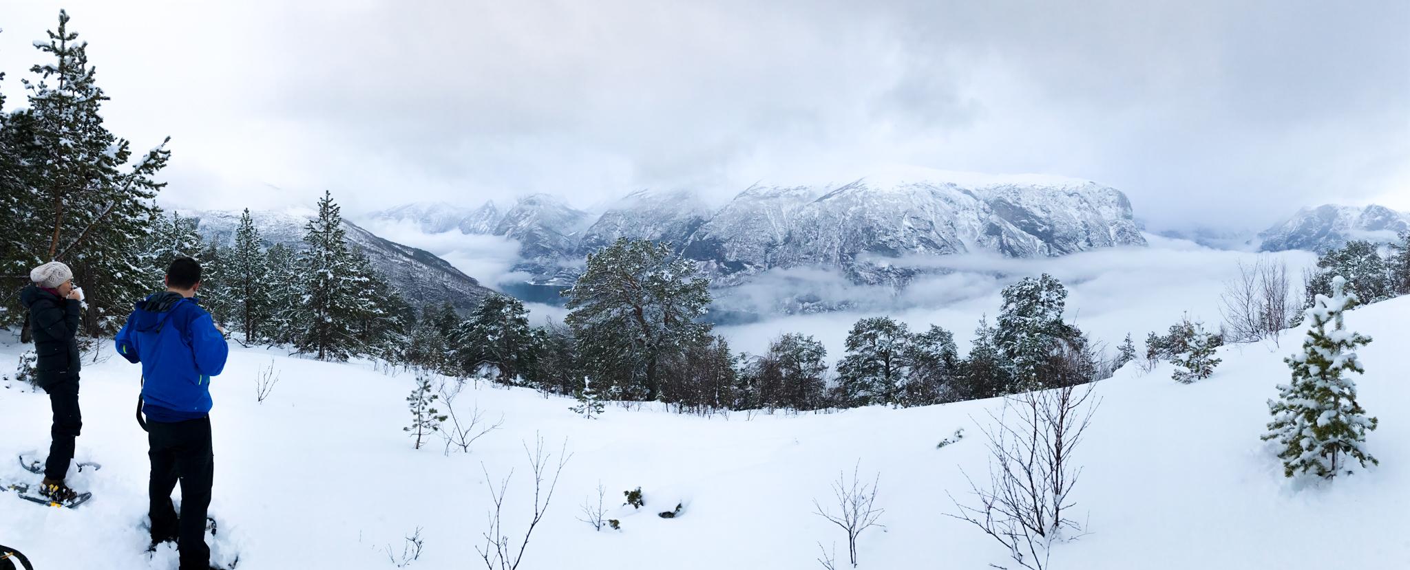 ... et les vues sur l’Aurlandsfjorden particulièrement impressionnantes