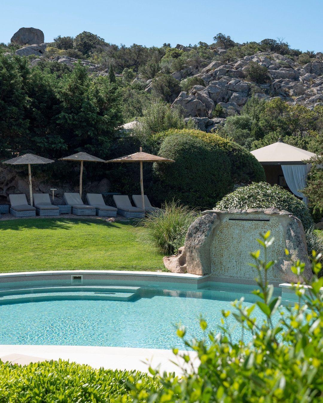 Hôtel de luxe en Sardaigne © @petrasegretaresort IG