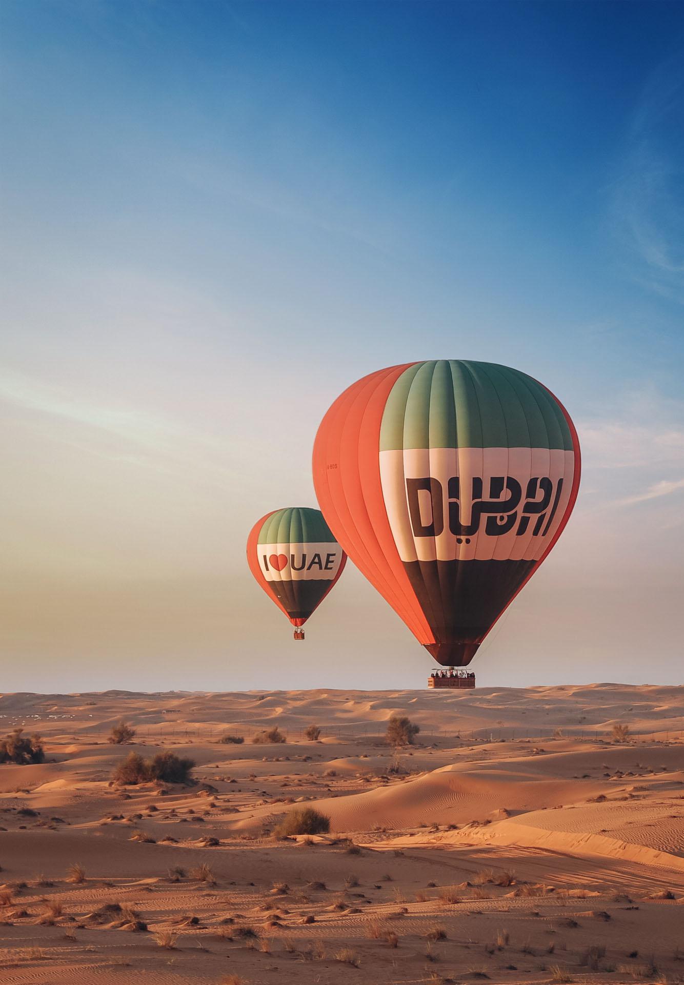 Un vol poétique et contemplatif au dessus du désert de Dubaï ©Hero Balloon Flights Un vol poétique et contemplatif au dessus du désert de Dubaï ©Hero Balloon Flights