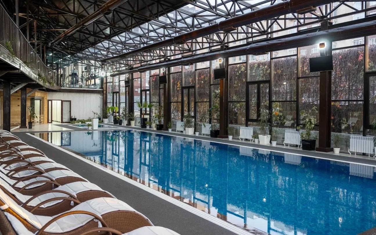 La piscine de l’hôtel © Jannat Regency Hotel