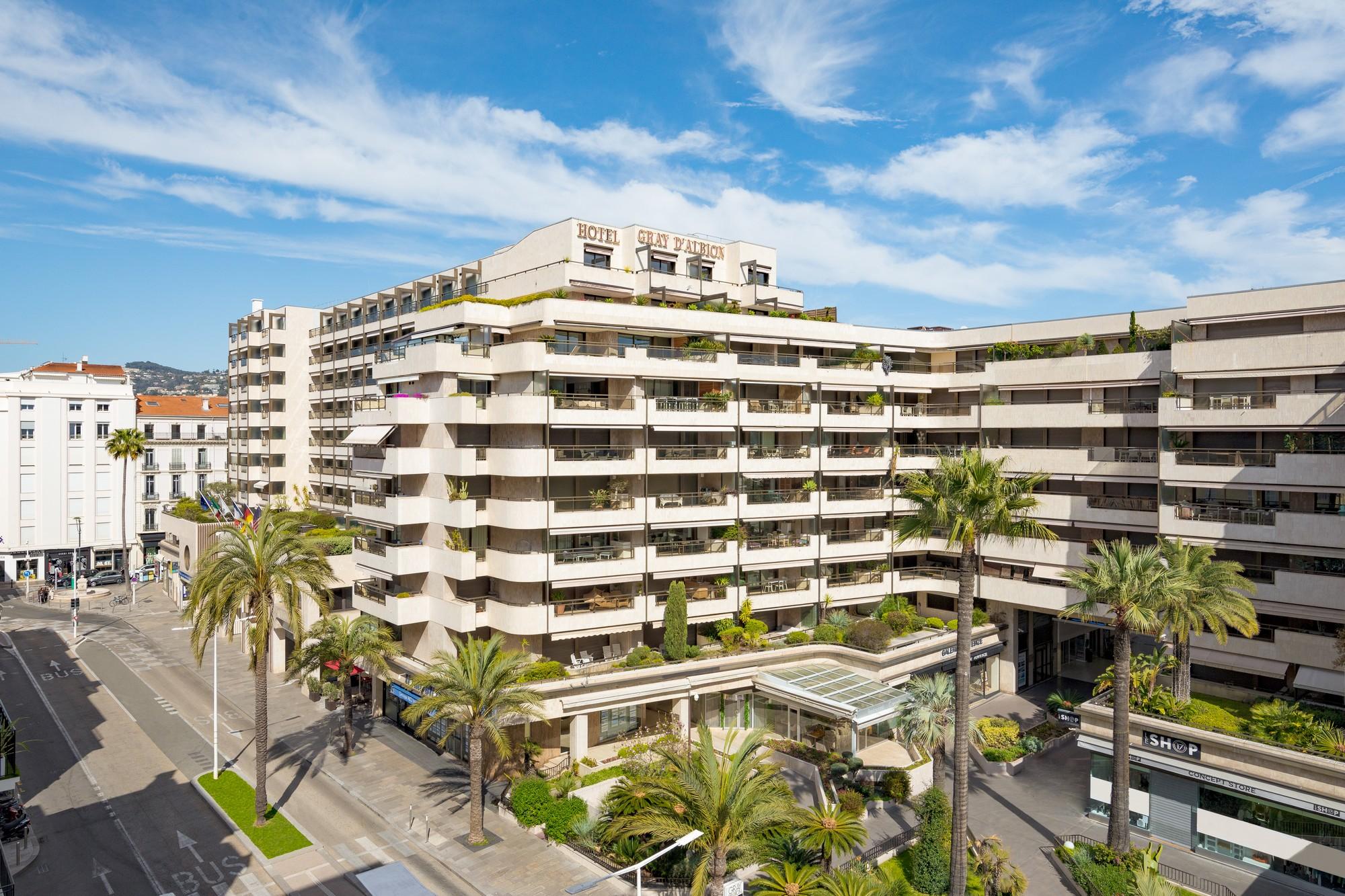 L’hôtel 4 étoiles à Cannes © Barrière 