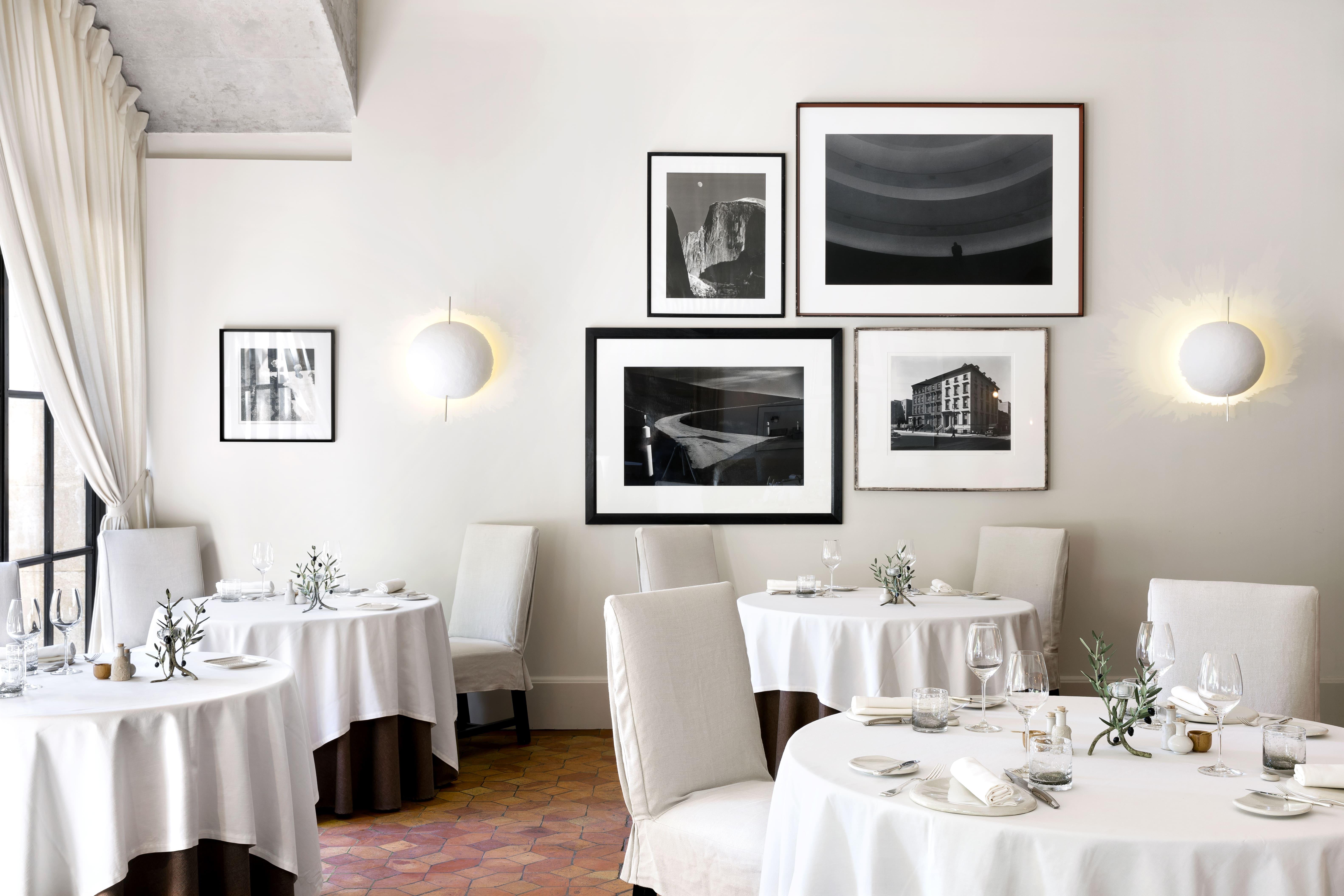 La salle du restaurant L’Oustau de Baumanière © Gabrielle Voinot