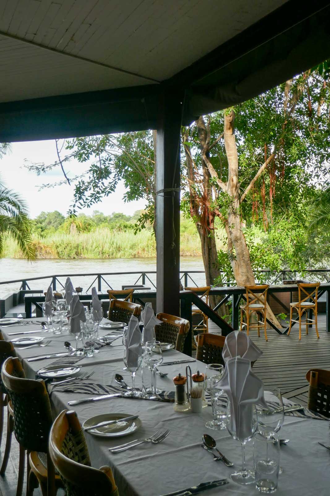 La table est déjà dressée à notre retour au lodge © PG