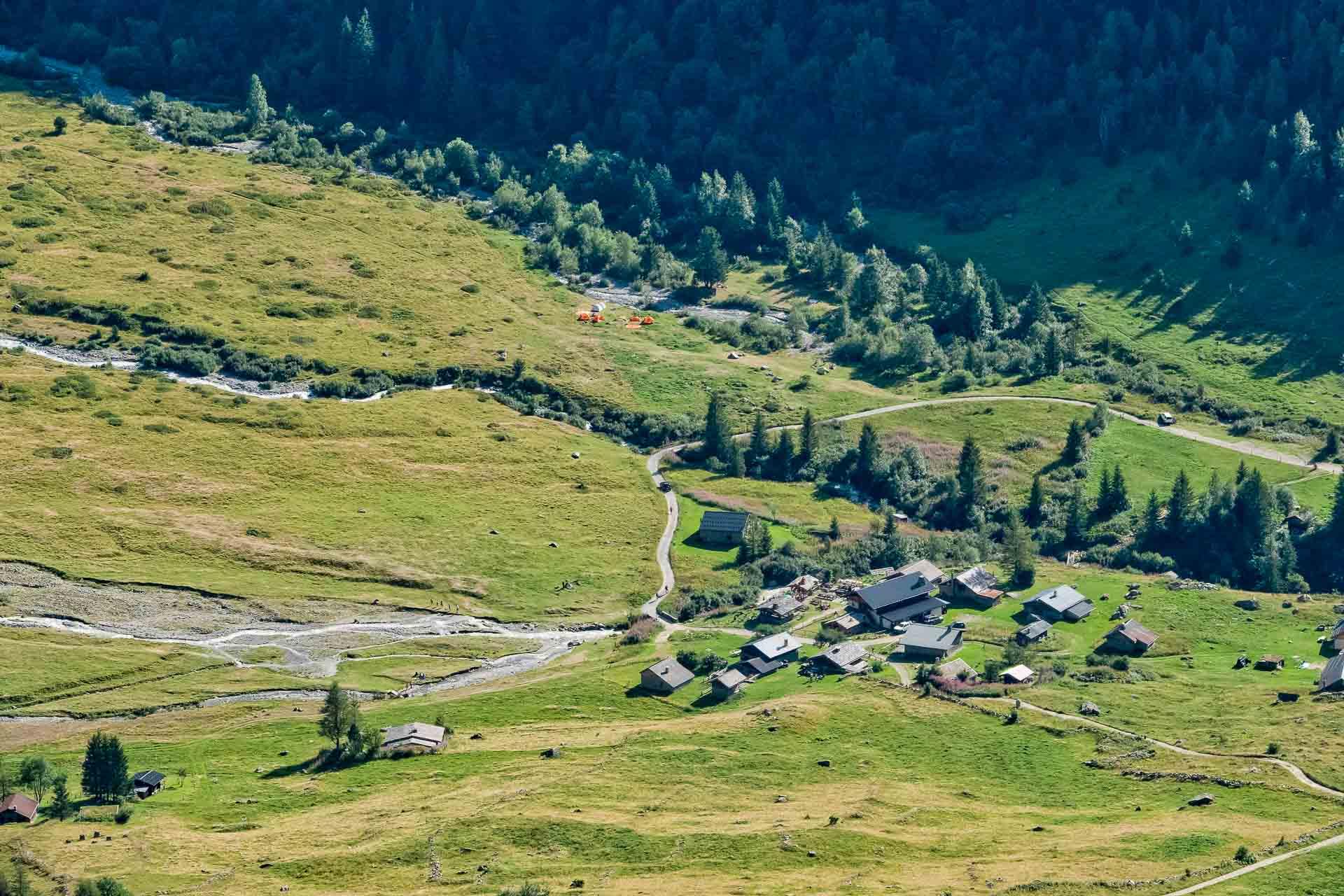 Le hameau de Miage et son fameux refuge © Boris Molinier