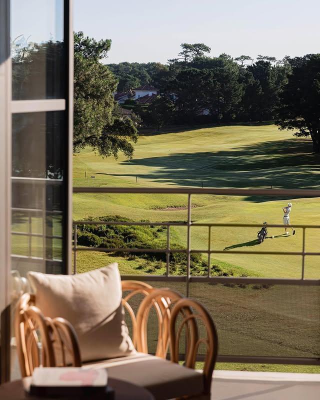 La vue sur le golf de l’hôtel  La vue sur le golf de l’hôtel