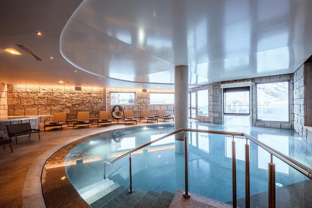 Piscine de l’hôtel 5 étoiles des 3 Vallées © Altapura Val Thorens
