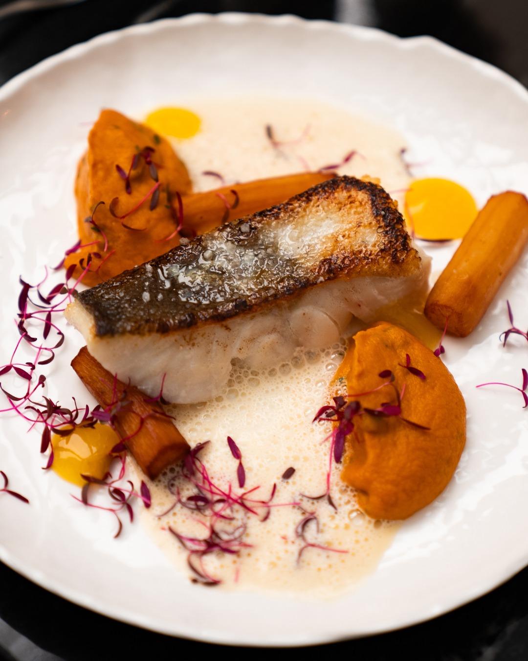 Expérience culinaire raffinée en cadre romantique © Paris J’Adore