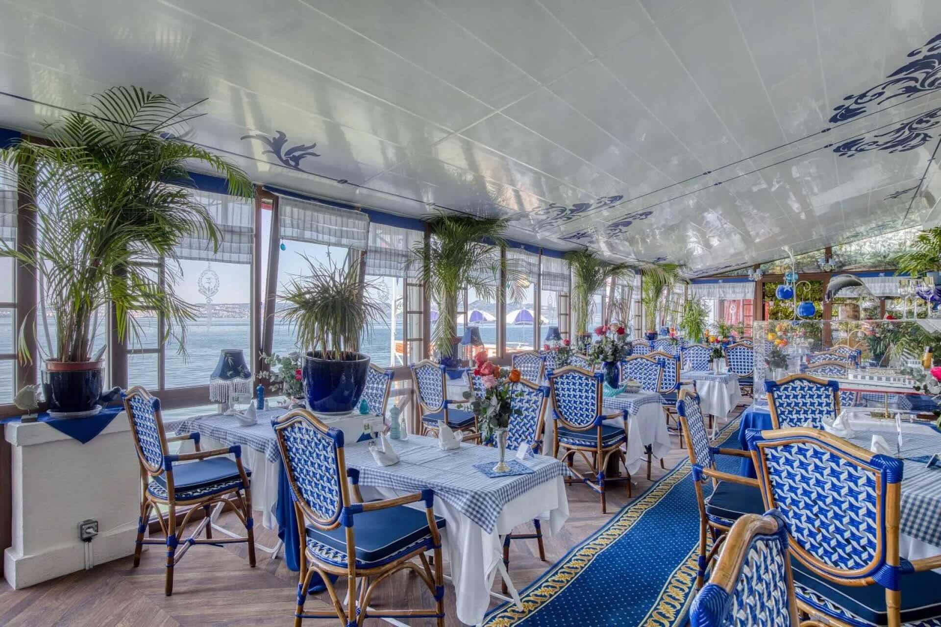 Les Cygnes, restaurant de l’hôtel à Evian © Hôtel Les Cygnes