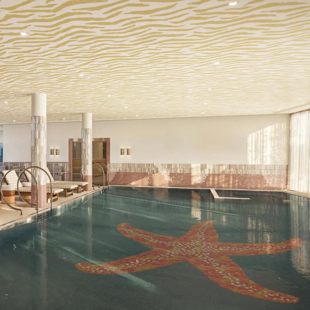 La piscine de l’hôtel 4 étoiles à La Baule Les Cimes bleues