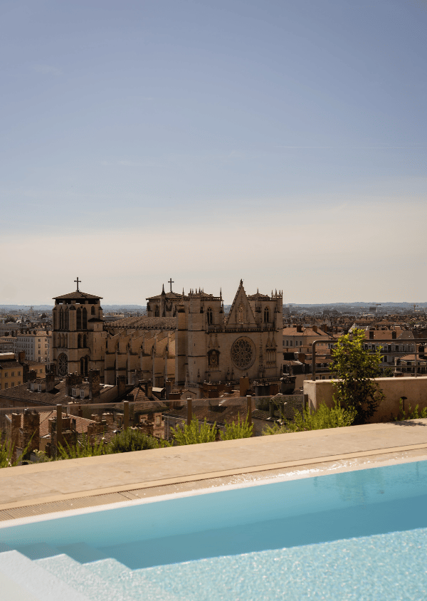 La magnifique vue de la piscine extérieure © Villa Florentine