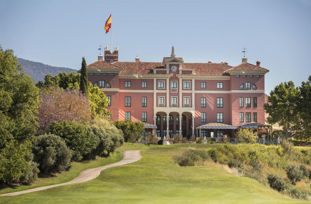 Un bâtiment à l’allure de palais © Anantara Villa Padierna 