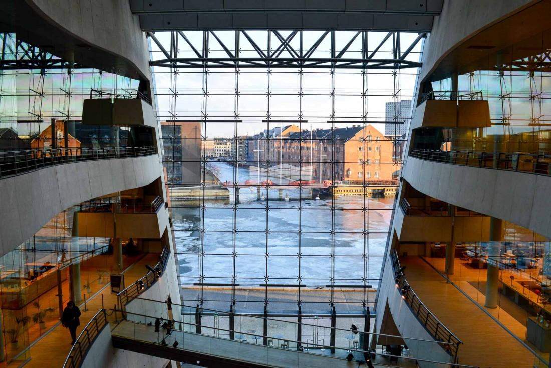La modernité de l’architecture danoise se ressent dans chaque bâtiment, ici la Bibliothèque Royale. © Pierre Gunther.