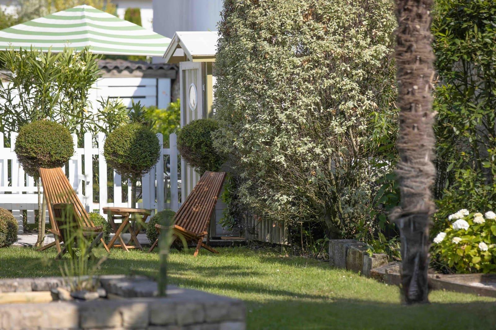Le jardin de l’hôtel sur l’Île de Ré © Villa Clarisse & Spa